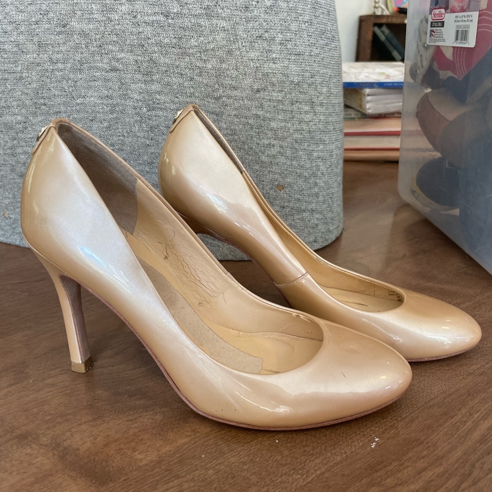 Shiny beige size 7 ivanka trump shoes. Leather outsole